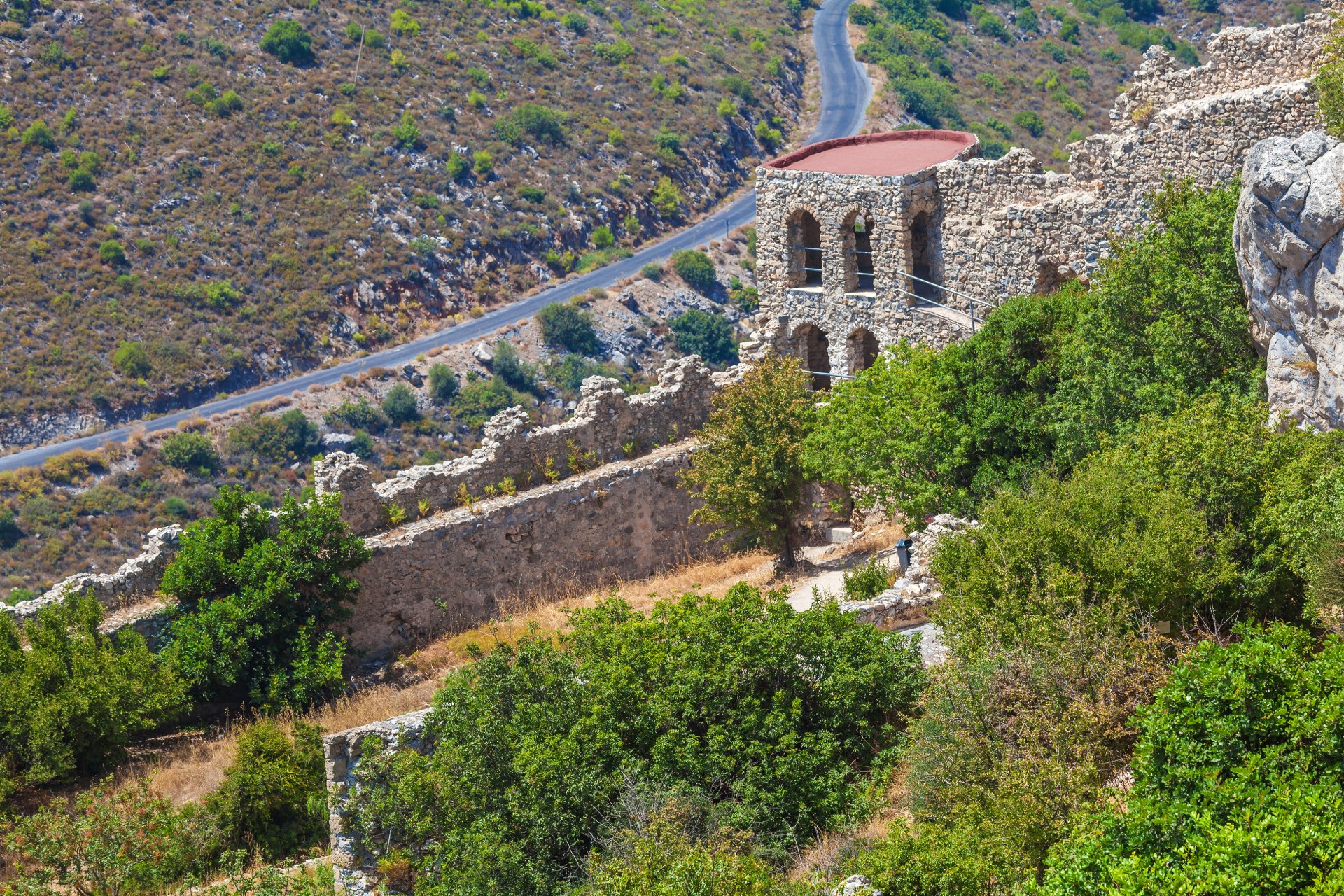 Savunma Mimarisi ve Zindan Yanılsaması – St. Hilarion’un Alt Bölümünün Gerçek Yüzü, ST. HILARION KALESİ