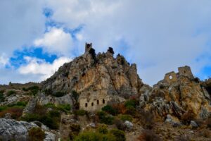 Zindanların Gerçek İşlevi – Askerî Odalar, Depolar ve Orta Çağ Mimarisinin Yanıltıcı Karanlığı