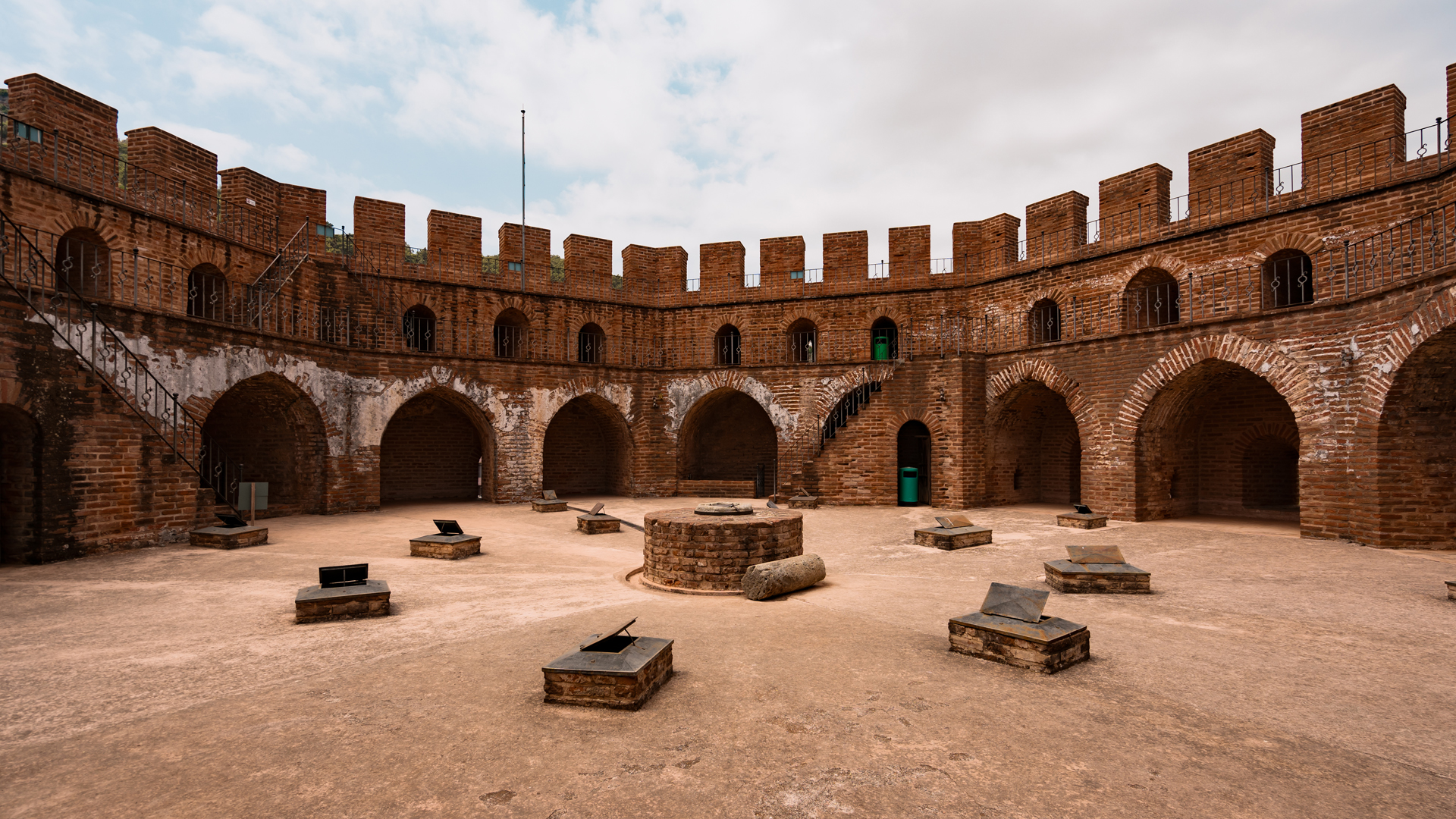 ST HİLARİON KALESİ ve WALT DİSNEY PAMUK PRENSES